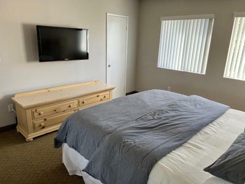 Peaceful 2br Condo - Great Spring Time Getaway!