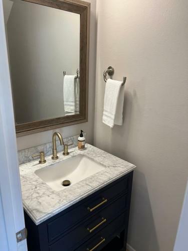 Peaceful 2br Condo - Great Spring Time Getaway!