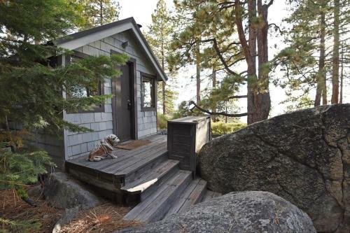 Rockpile Treehouse