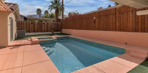 Casa La Quinta! 31 Day Minimum (no Pets Allowed)