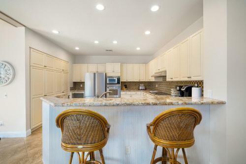 Charming, Redesigned 5 Star Rating With Pool, Spa, Bbq And More