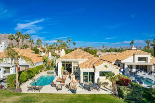 Charming, Redesigned 5 Star Rating With Pool, Spa, Bbq And More