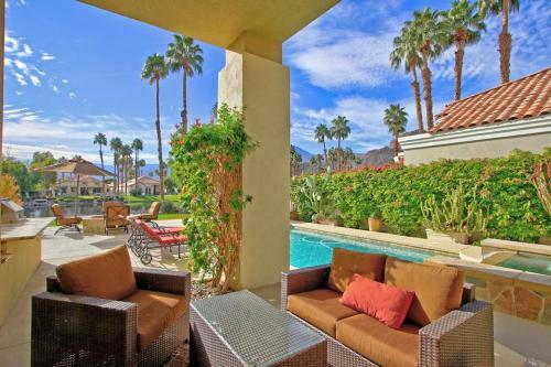 Charming, Redesigned 5 Star Rating With Pool, Spa, Bbq And More