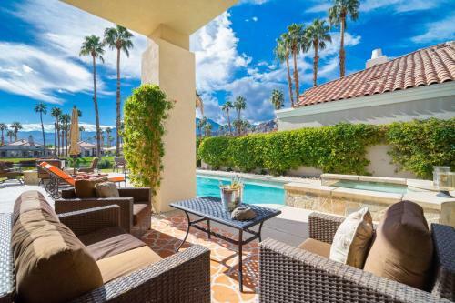 Charming, Redesigned 5 Star Rating With Pool, Spa, Bbq And More