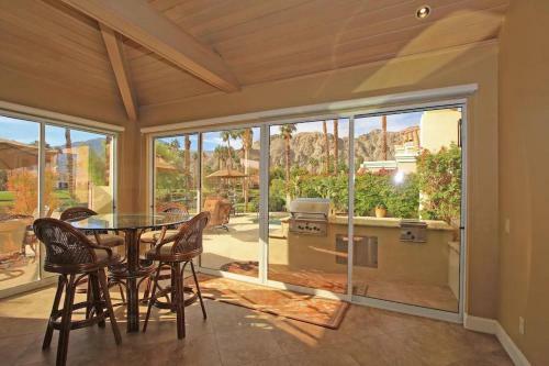 Charming, Redesigned 5 Star Rating With Pool, Spa, Bbq And More
