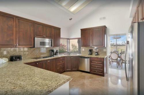 Desert Serenity 5 Star Private Pool-spa-bbq 3br-