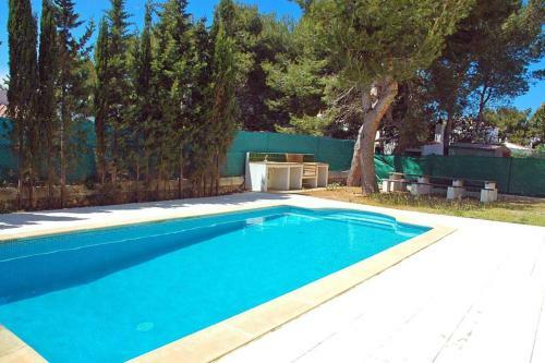Villa With Pool, 200m From Beach