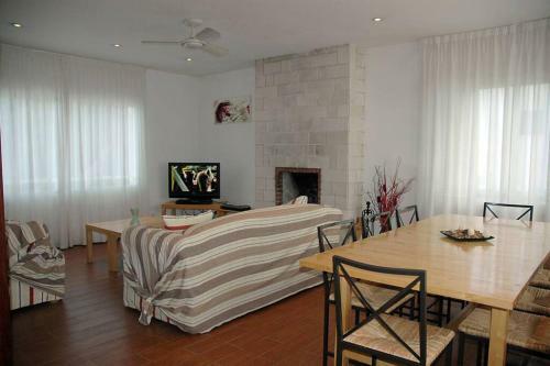 Villa With Pool, 200m From Beach