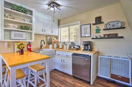 Apartamento Peaceful Lake Arrowhead Studio With Deck, Grill