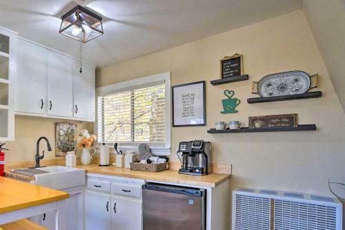 Apartamento Peaceful Lake Arrowhead Studio With Deck, Grill