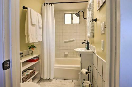 Apartamento Peaceful Lake Arrowhead Studio With Deck, Grill