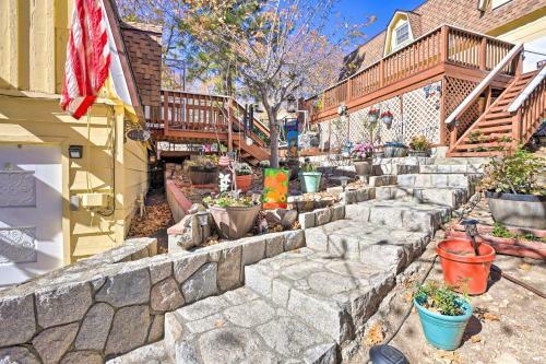 Apartamento Peaceful Lake Arrowhead Studio With Deck, Grill