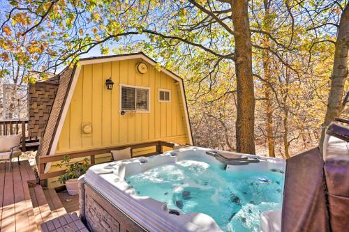Apartamento Peaceful Lake Arrowhead Studio With Deck, Grill