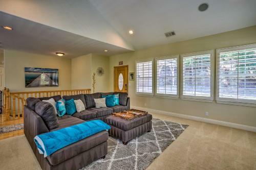Spacious Lake Arrowhead Retreat With Hot Tub!