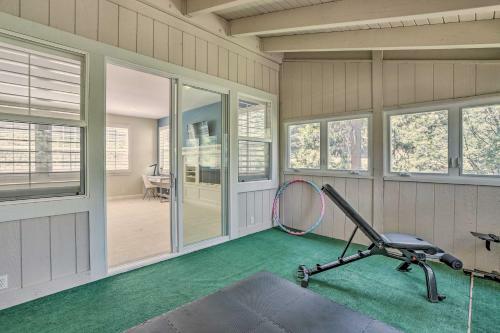 Spacious Lake Arrowhead Retreat With Hot Tub!