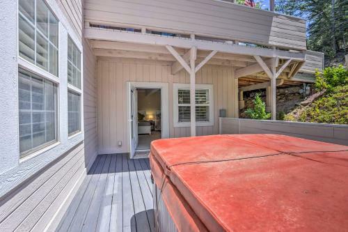 Spacious Lake Arrowhead Retreat With Hot Tub!