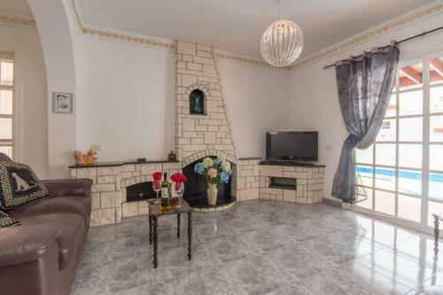 Villa Pan With Private Heated Pool