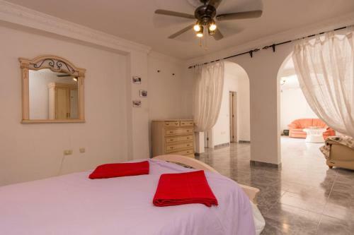 Villa Pan With Private Heated Pool