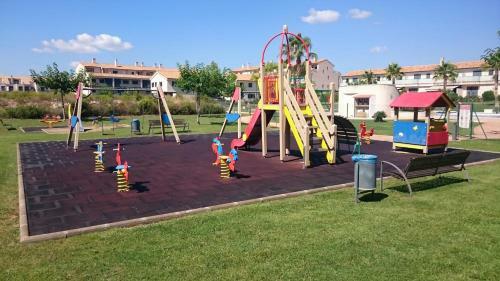 Excepcional Chalet Adosado De Lujo "vente Al Para�so"