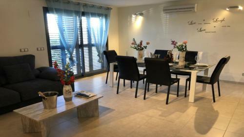 Excepcional Chalet Adosado De Lujo "vente Al Para�so"