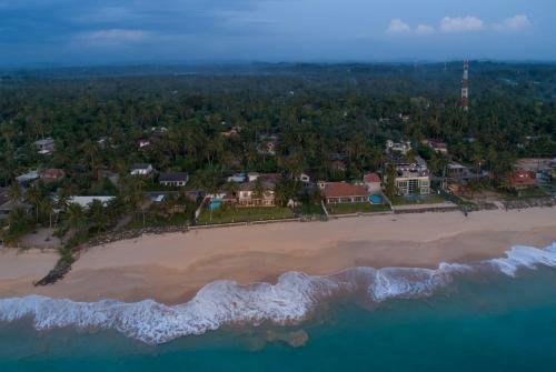 Beach Villa Amabalangoda- Villa Riina