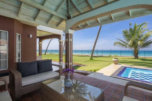 Beach Villa Amabalangoda- Villa Riina