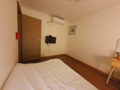Hostal Rgb Guesthouse