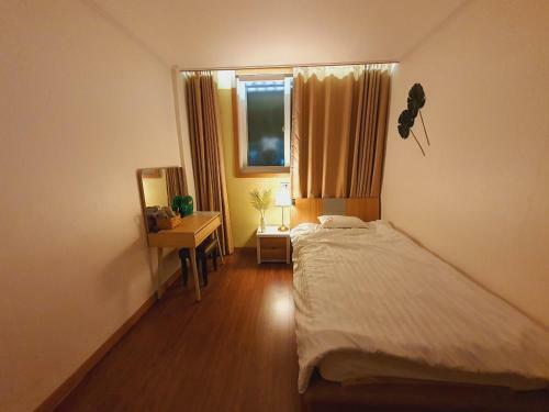 Hostal Rgb Guesthouse