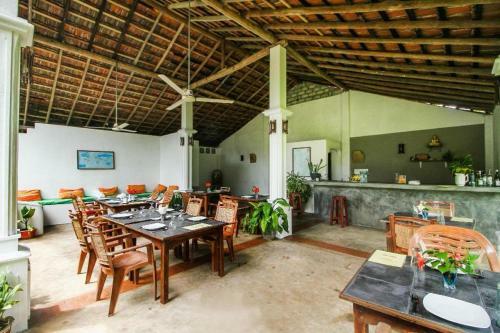 Hostal Sunny's Guest House And Resturant