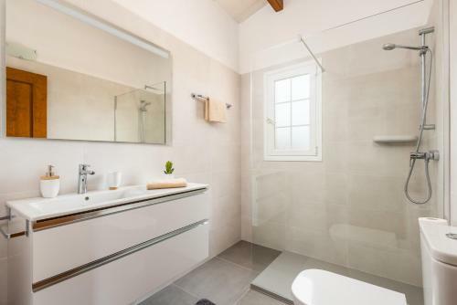 Itsasalde 3 Bedroom Villa, Cala'n Blanes