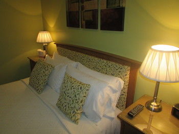 Bed & Breakfast Decoy Barn