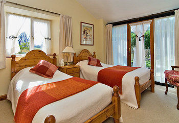 Bed & Breakfast Decoy Barn