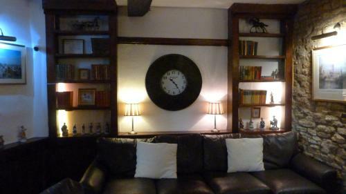 Hotel Crown Inn