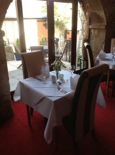 Hotel Crown Inn