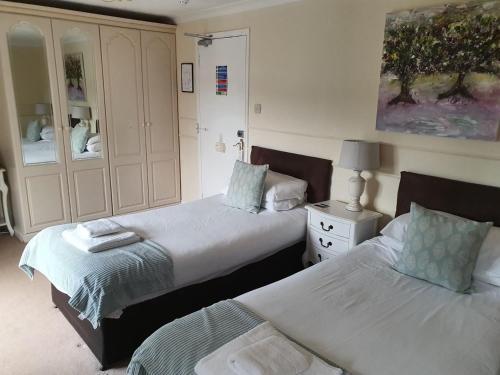 Old Court Hotel & Suites