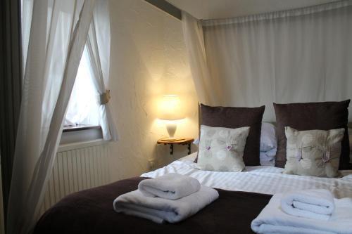 Old Court Hotel & Suites