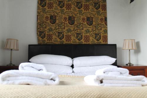 Old Court Hotel & Suites
