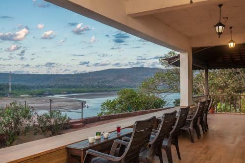 Saffronstays Athaang