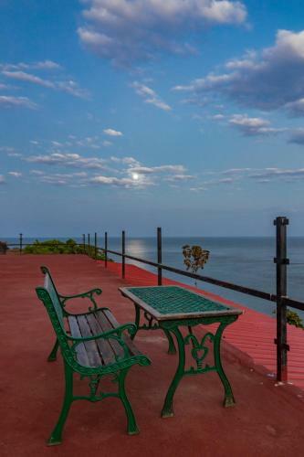 Saffronstays Athaang