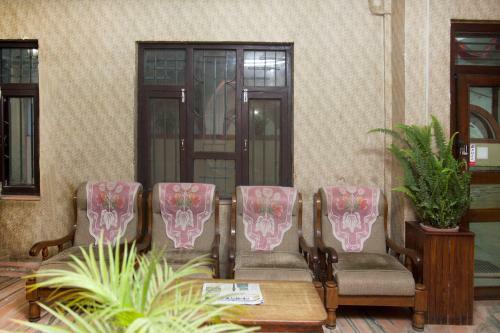 Hotel Holiday Taj (p) Ltd