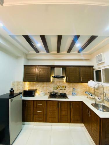 2 Bed Luxury Apartment E11 For Family