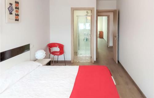 Nice Apartment In Mug�a With 4 Bedrooms