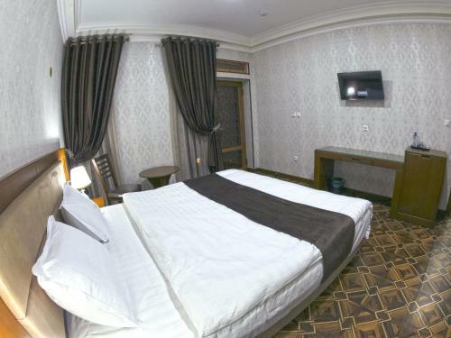 Hotel Caravan Plaza