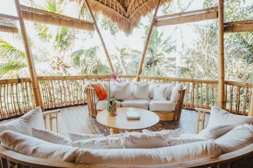 Villa Tower House - 4 Bds Eco Bamboo House, River View