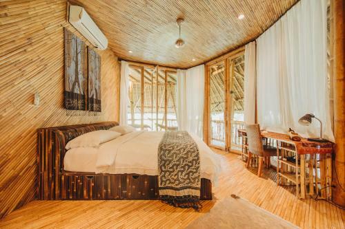 Villa Tower House - 4 Bds Eco Bamboo House, River View