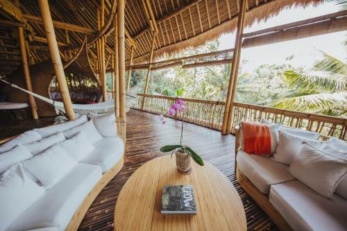 Villa Tower House - 4 Bds Eco Bamboo House, River View