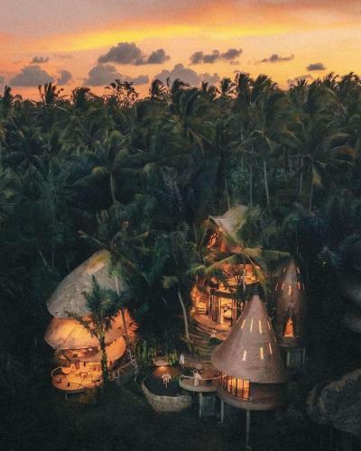 Villa Eclipse House 4bds Eco Bamboo House Pool Riverview