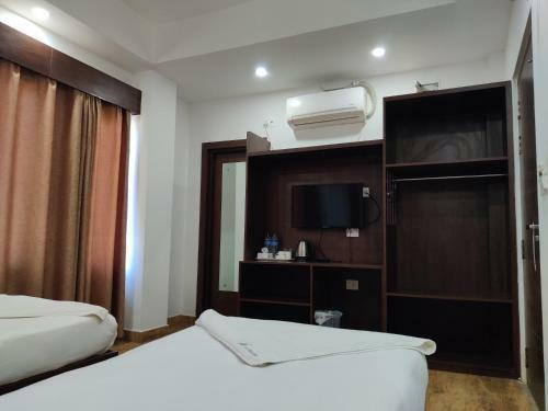 Hotel Aloka Inn