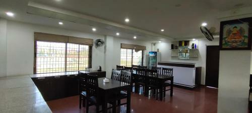Hotel Aloka Inn