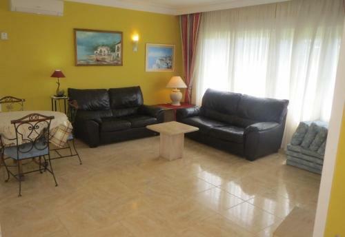 Beach Front Villa For 10 People